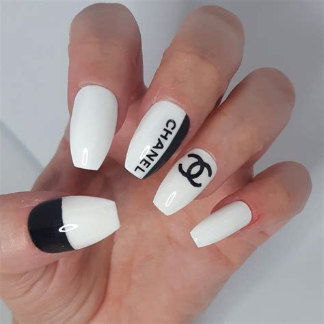 Chanel Nails 